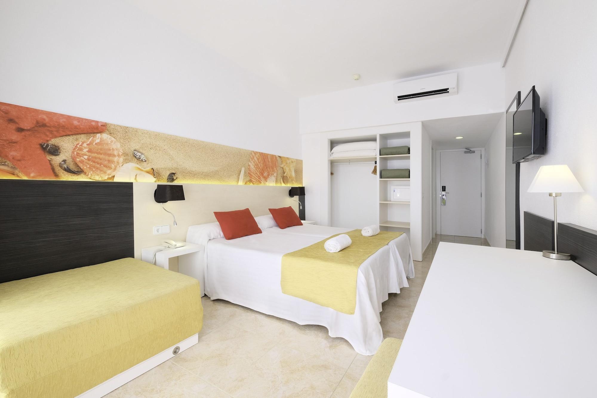 Azuline Hotel Bergantin San Antonio  Ngoại thất bức ảnh