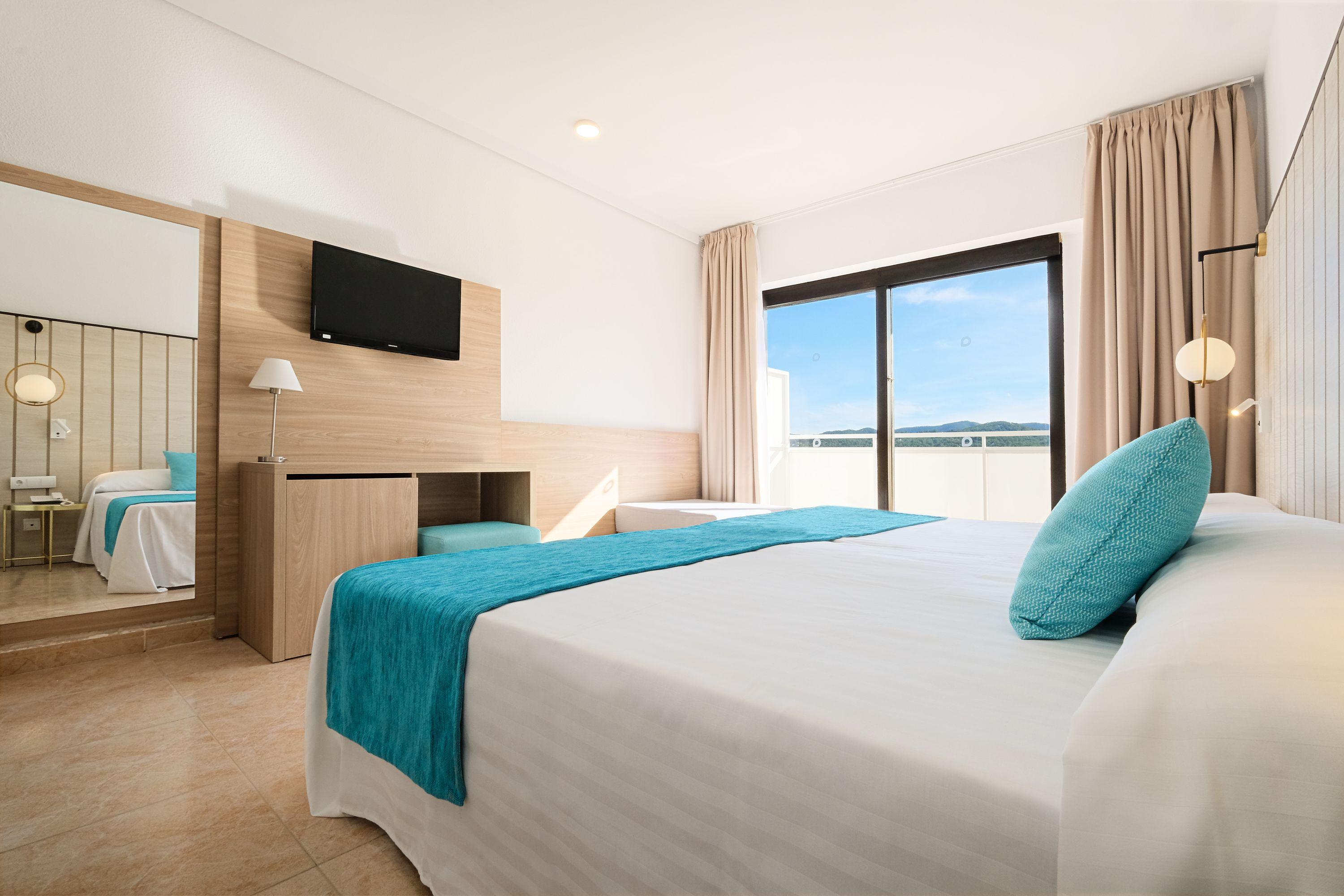 Azuline Hotel Bergantin San Antonio  Ngoại thất bức ảnh