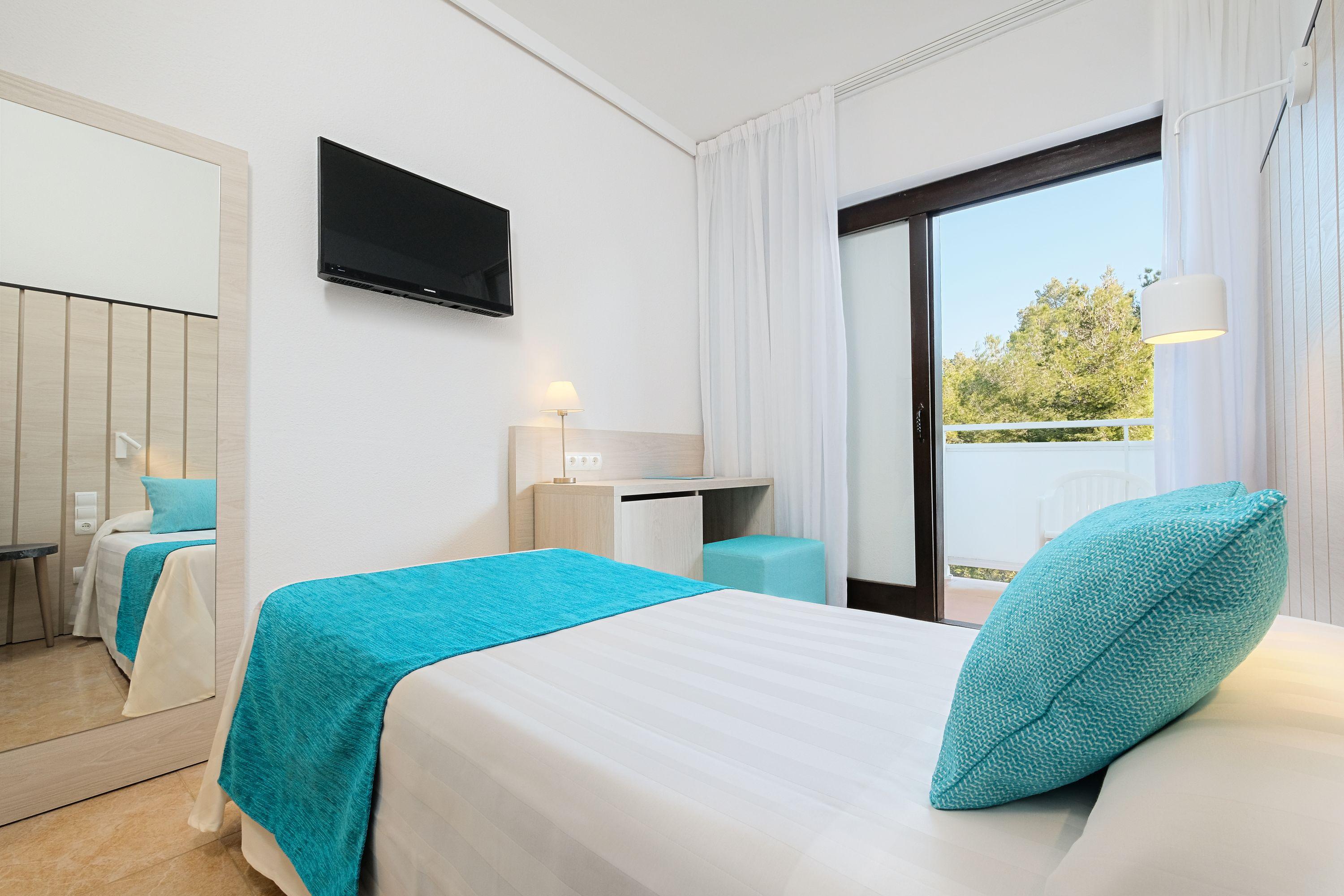 Azuline Hotel Bergantin San Antonio  Ngoại thất bức ảnh