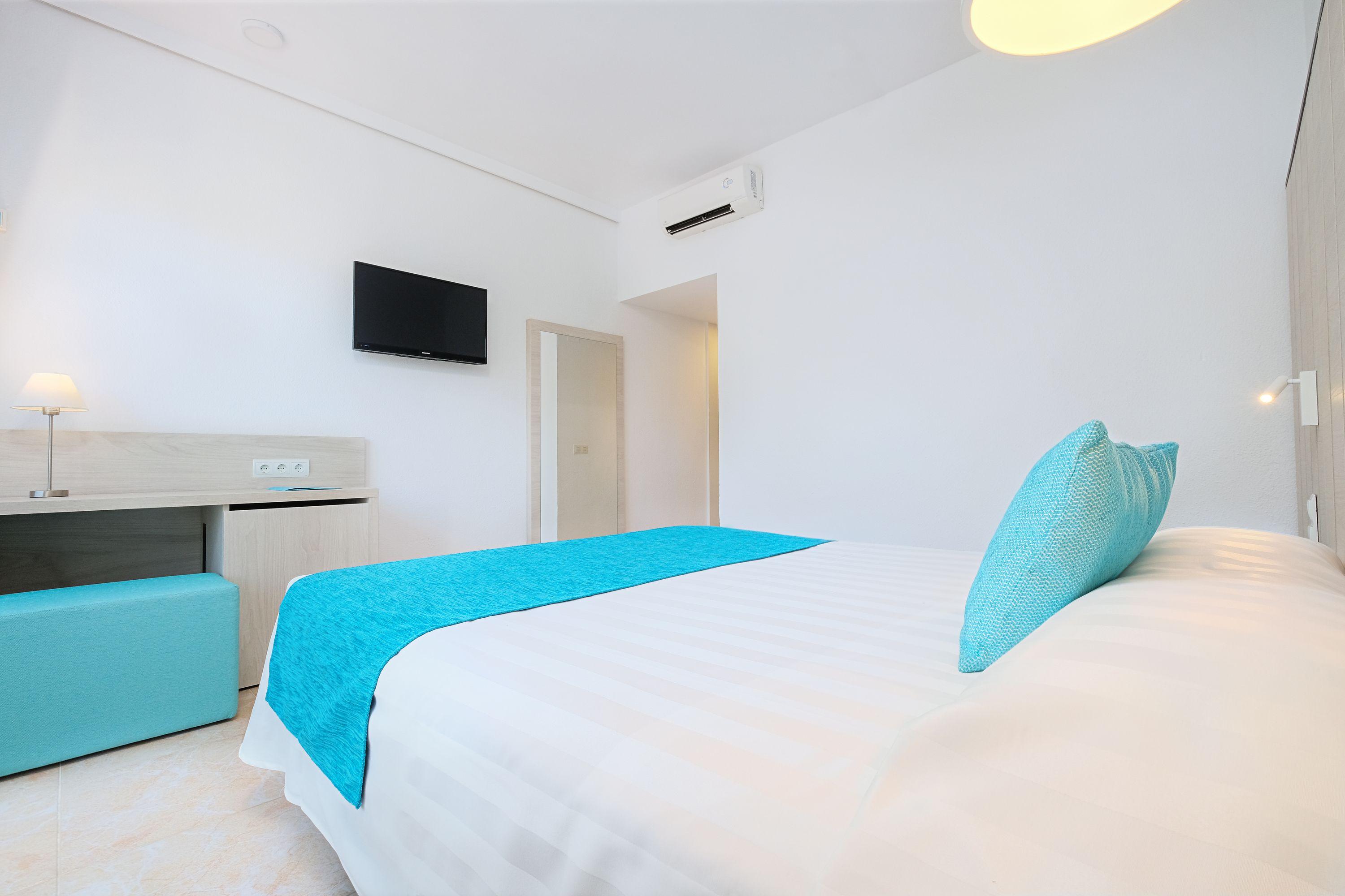 Azuline Hotel Bergantin San Antonio  Ngoại thất bức ảnh