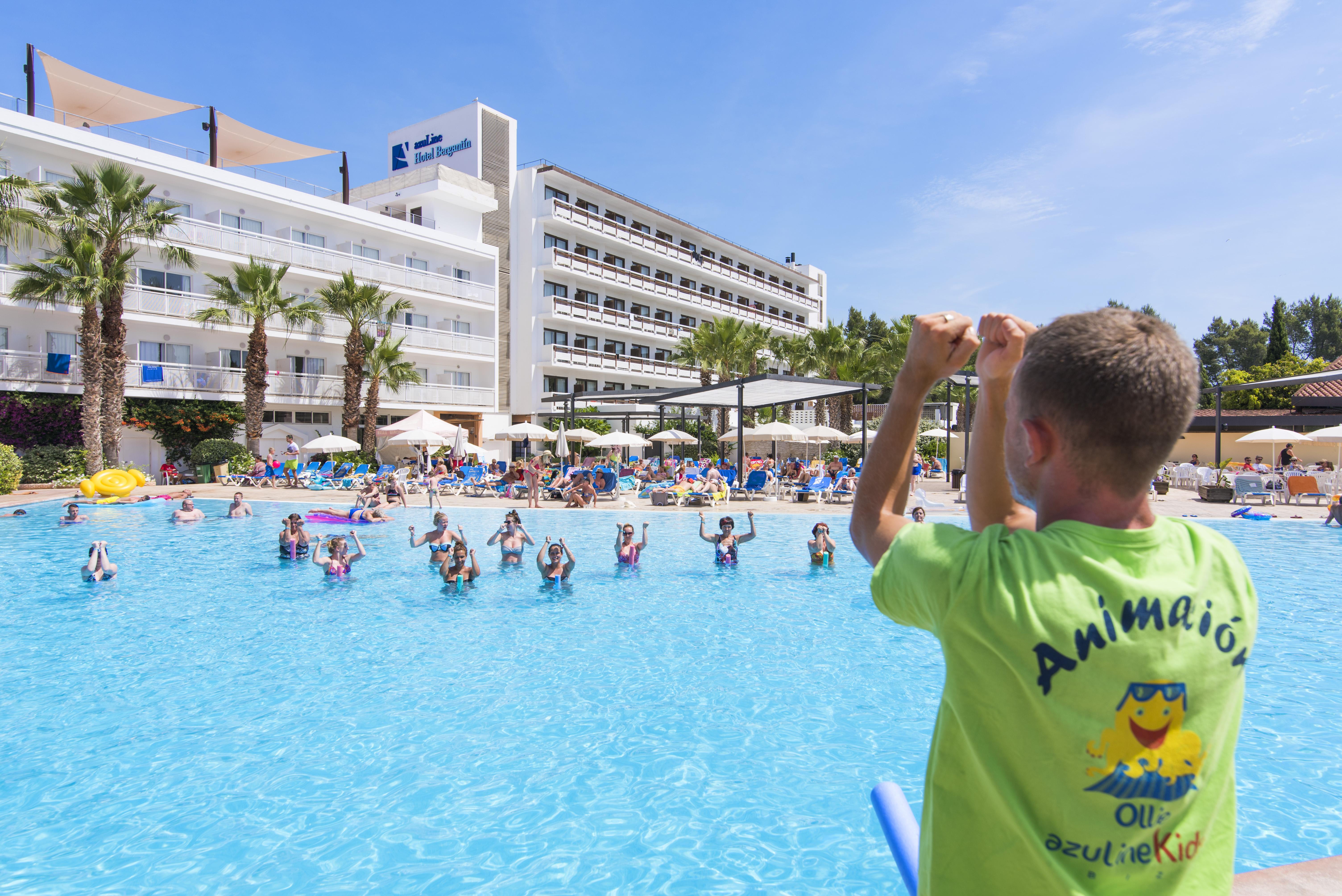 Azuline Hotel Bergantin San Antonio  Ngoại thất bức ảnh